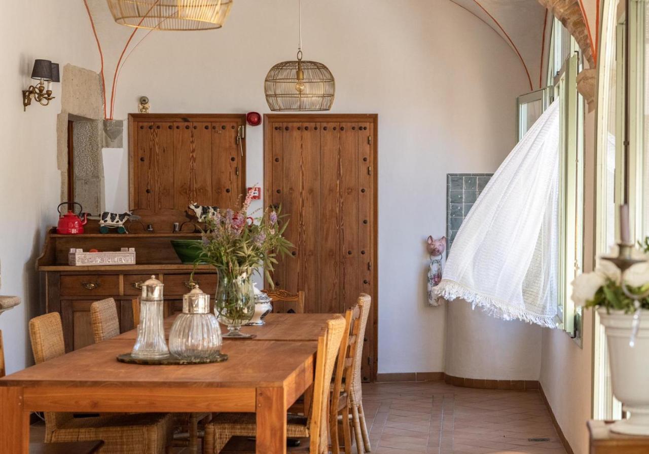El Palauet De Monells - Adults Only Hotel ภายนอก รูปภาพ