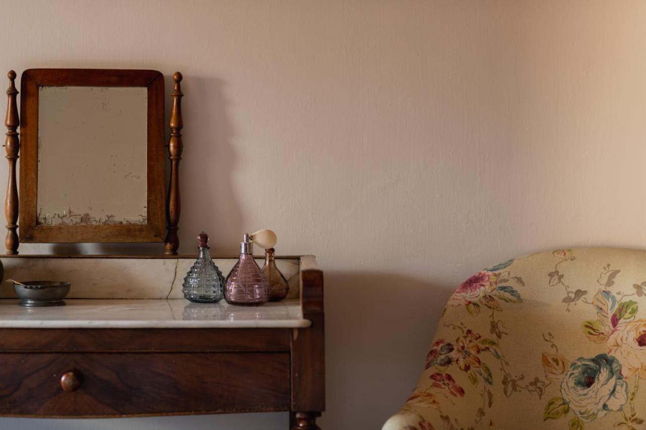 El Palauet De Monells - Adults Only Hotel ภายนอก รูปภาพ