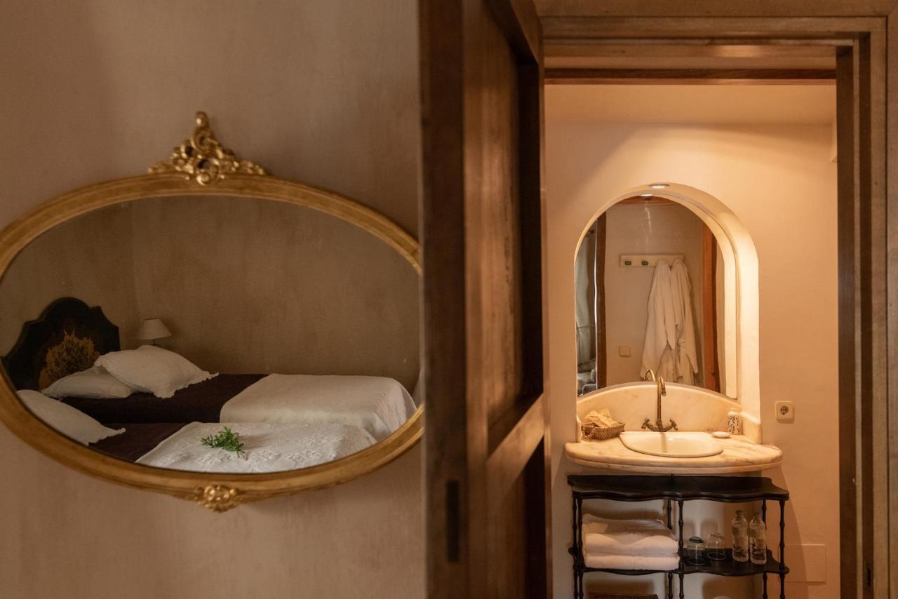 El Palauet De Monells - Adults Only Hotel ภายนอก รูปภาพ